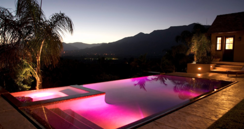 illuminazione notturna piscina